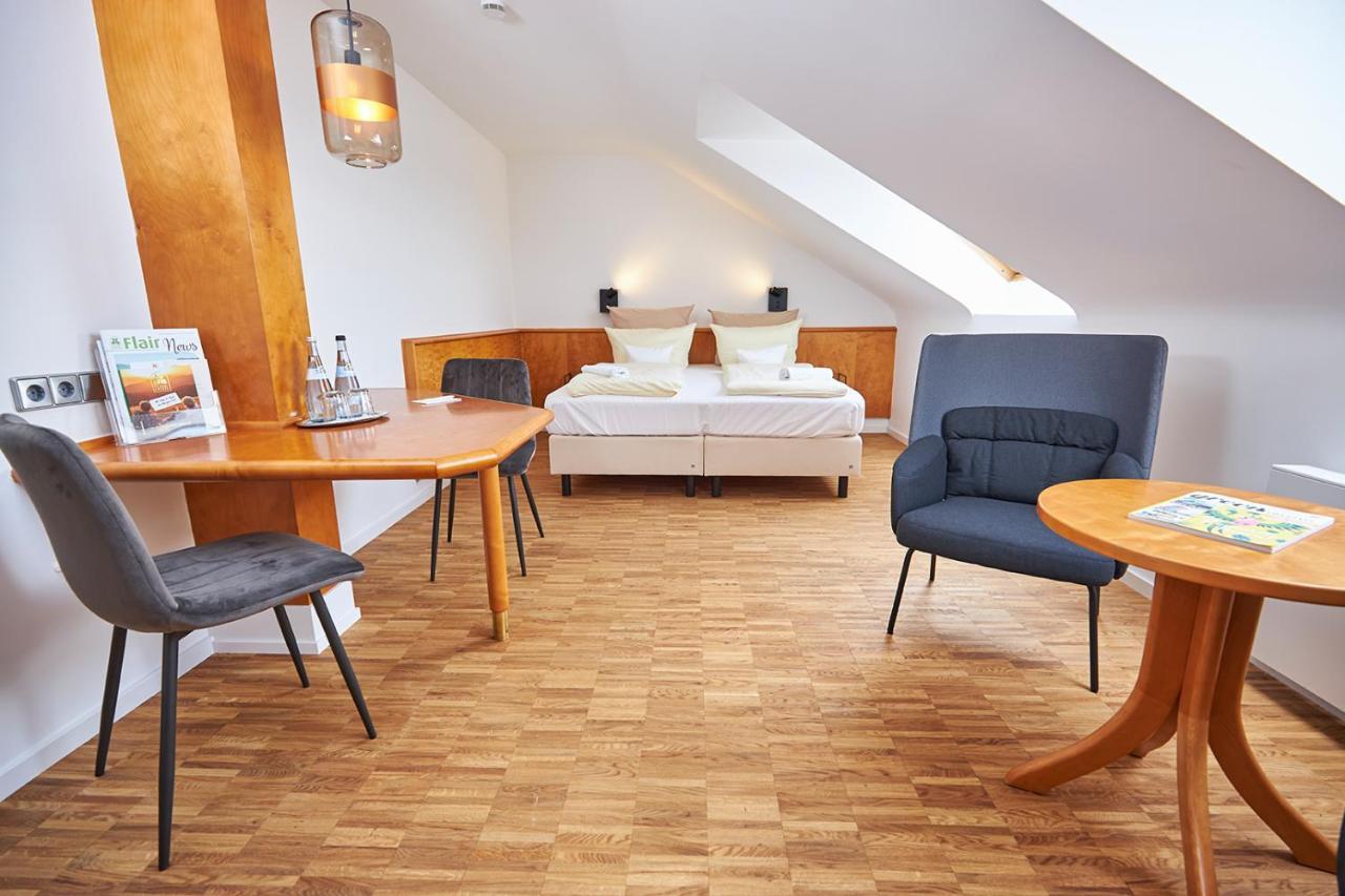 Erck- Flair Hotel & Restaurant Bad Schonborn Buitenkant foto